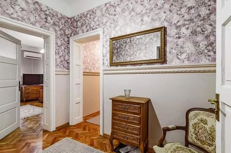 Апартамент Гардения Apartment Varna